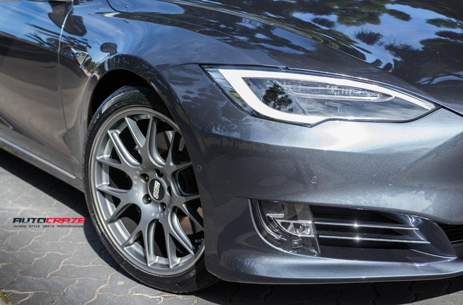 TESLA MODEL S CH R MATTE TITANIUM WITH STAINLESS STEEL RIM PROTECTOR